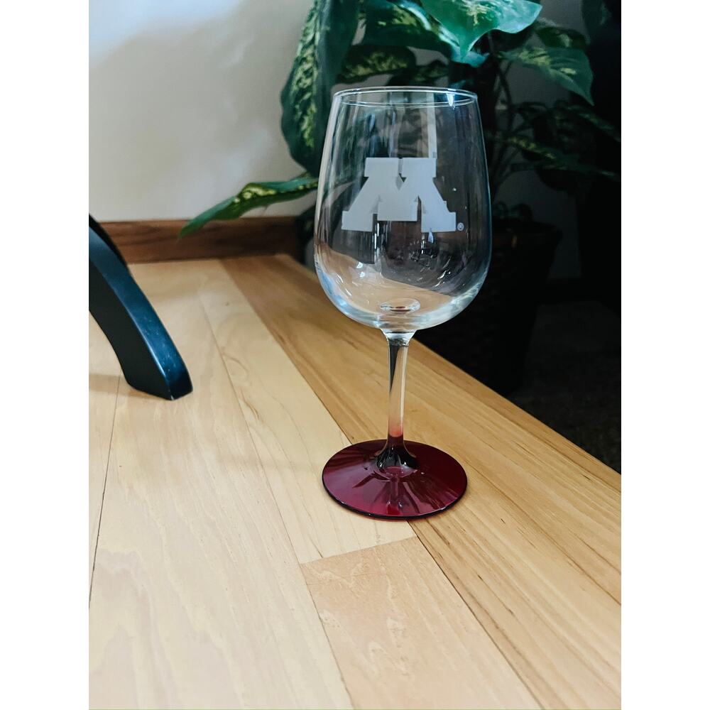 University of Minnesota Wine Glass